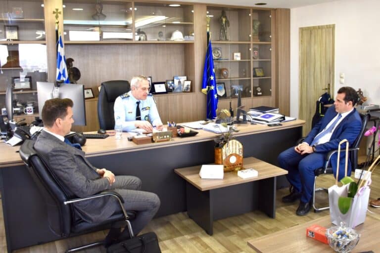 ΣΕΦΕΑΑ: Απόδoση δωρεάς αιμοστατικών σπόγγων και απινιδωτή σε μάχιμες υπηρεσίες της ΕΛ.ΑΣ.