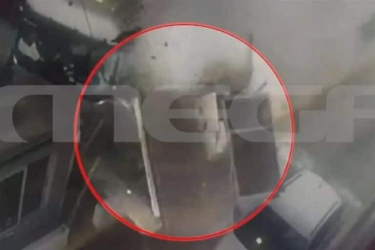 Τροχαίο στην Εγνατία Οδό: Σοκαριστικό βίντεο-ντοκουμέντο από τη στιγμή που η νταλίκα πέφτει πάνω σε αυτοκίνητα και διόδια