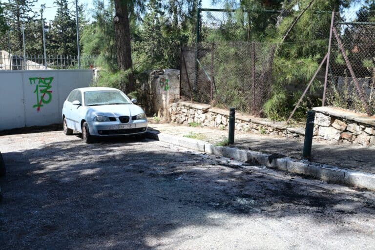 Παγκράτι: Δεν έφερε κακώσεις ο άνδρας που βρέθηκε απανθρακωμένος σε ΙΧ – Οι εκτιμήσεις των Αρχών για την πυρκαγιά