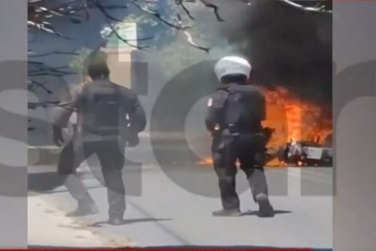 Νέο Ηράκλειο: Φωτιά σε μηχανή της ομάδας ΔΙ.ΑΣ. – Κινδύνευσαν αστυνομικοί (βίντεο)