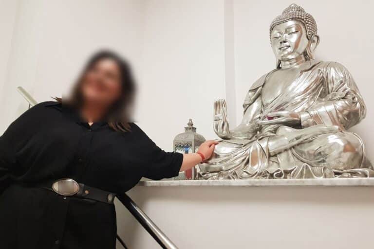 Προθεσμία να απολογηθεί την Τρίτη (27/5) πήρε η πρώην δημοσιογράφος που έστηνε απάτες με ταξίδια