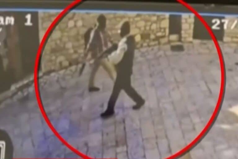 Ληστεία στα Καλάβρυτα: «Μπήκα στο ΙΧ για να τους ακολουθήσω και με πυροβόλησαν τρεις φορές με τα καλάσνικοφ», λέει μάρτυρας