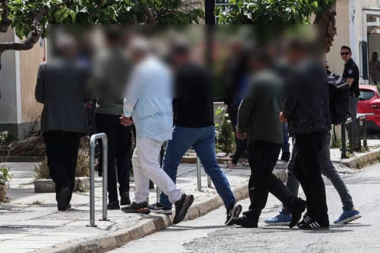 Κύκλωμα σε Κτηματολογικά Γραφεία: «Μας γ@@@@@ ο Κυρανάκης», η Ουκρανή «εγκέφαλος» και τα γρηγορόσημα