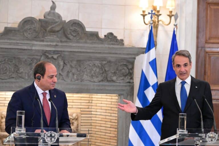 Μητσοτάκης με Σίσι: «Υπογράψαμε διακήρυξη για στρατηγική εταιρική σχέση Αθήνας – Καΐρου»