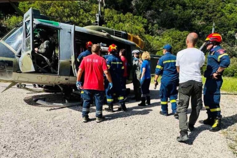 Η πεζοπορία που κατέληξε σε τραγωδία: Νεκρό 4χρονο παιδί στη Νέδα – Ο πατέρας πήδηξε στο γκρεμό να το σώσει