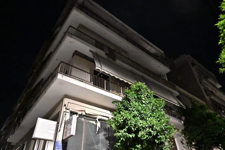 Νέος Κόσμος: H 15χρονη νοσηλεύεται με πολλαπλά εγκαύματα – Πώς προκλήθηκε η έκρηξη στο διαμέρισμα