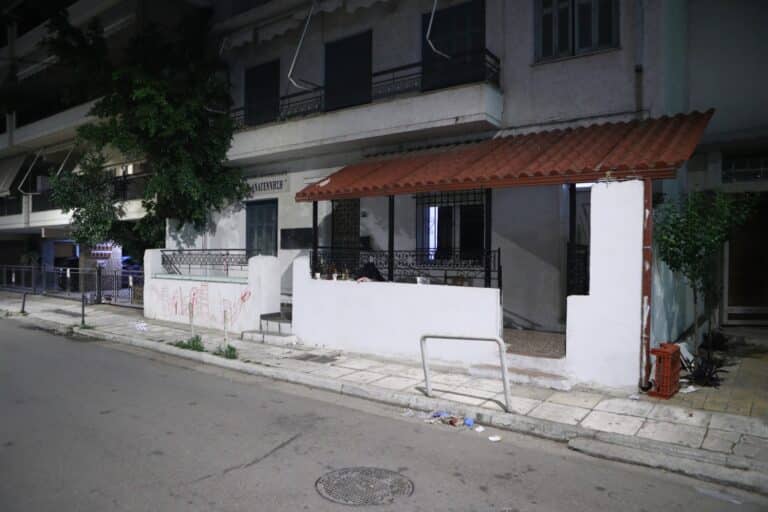 Πυροβολισμοί στον Κολωνό: Σε απόγνωση οι κάτοικοι για συχνούς διαπληκτισμούς – «Χτύπησαν τον 17χρονο στον αγκώνα»