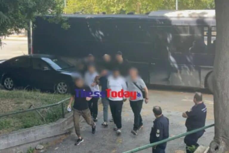 Θεσσαλονίκη: Στον εισαγγελέα οι πέντε Τούρκοι που συνελήφθησαν μετά τους πυροβολισμούς κατά πρακτόρων της ΕΥΠ