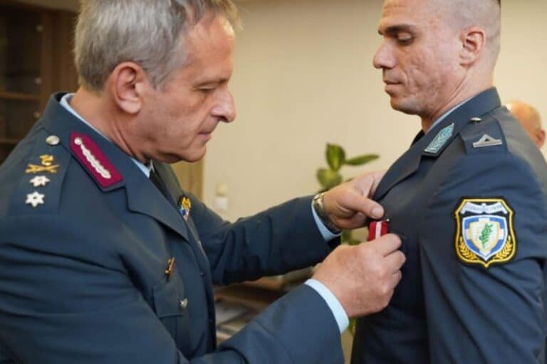 Η βράβευση του Ανθυπαστυνόμου Γιάννη Παχή είχε ένα βαθύ μήνυμα αστυνομικού ήθους – «Να είμαστε αξιοπρεπείς» (βίντεο)