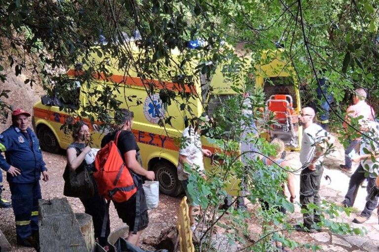 Τραγωδία στην Ηλεία: Νεκρός ο 4χρονος που έπεσε με τον πατέρα του σε χαράδρα της Νέδας (βίντεο)