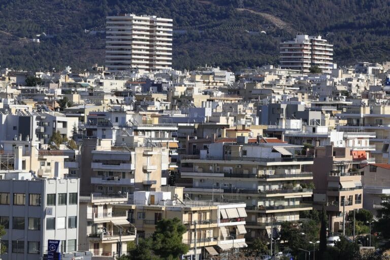 Ακίνητα «αγνώστου ιδιοκτήτη»: Λύση εκτός δικαστηρίου με κτηματολογική διαμεσολάβηση