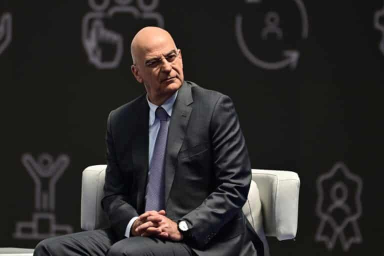 O Δένδιας επισκέφθηκε το Κέντρο Πληροφοριακού Πολέμου του Πολεμικού Ναυτικού των ΗΠΑ – Στο επίκεντρο τα drones