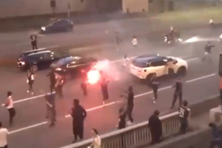 Άγρια επεισόδια στη Γαλλία μετά τον θρίαμβο της Παρί: Δύο νεκροί, 200 τραυματίες και πάνω από 550 συλλήψεις (βίντεο)