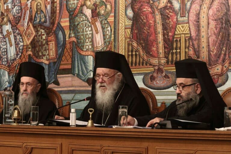 Προσωπικός Αριθμός: Η Ιερά Σύνοδος δεν έχει καμία θεολογική ή συνταγματική επιφύλαξη