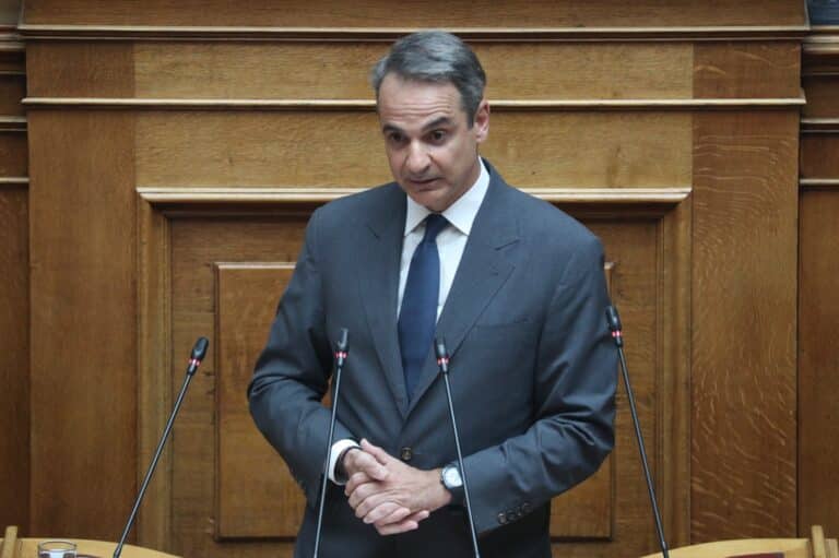 Μητσοτάκης για νέο ΚΟΚ: «Αυστηρά πρόστιμα σε υπότροπους και κάμερες παντού – Όριο 30 χλμ/ώρα στις πόλεις» (βίντεο)