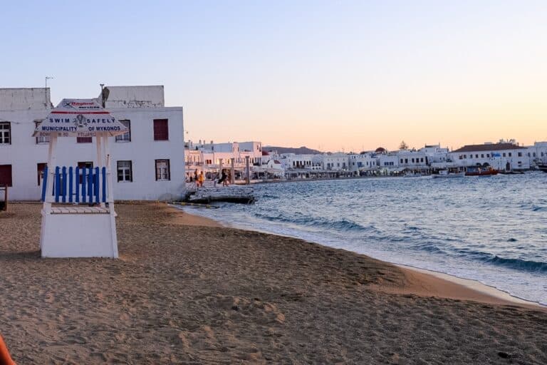 Μύκονος: Συνελήφθησαν τρεις αλλοδαποί για διακίνηση ναρκωτικών – Κατασχέθηκαν κάνναβη, κοκαΐνη και σιδερογροθιά
