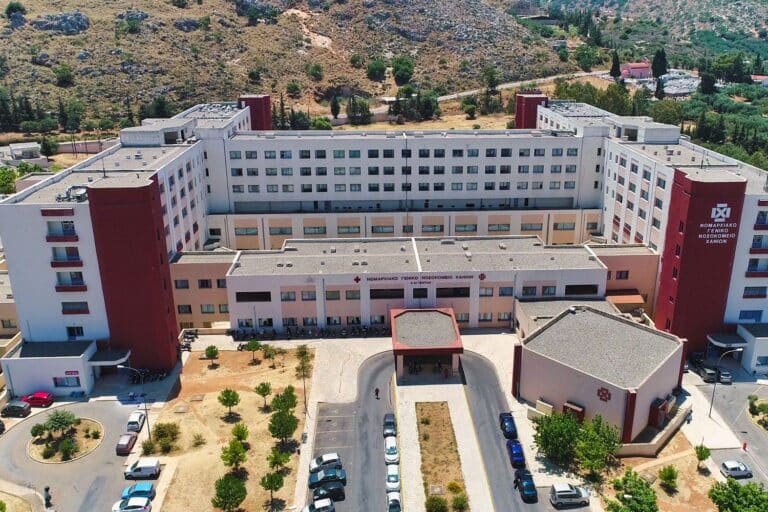 Τροχαίο στα Χανιά: 80χρονος παρασύρθηκε από ηλεκτρικό πατίνι και τραυματίστηκε