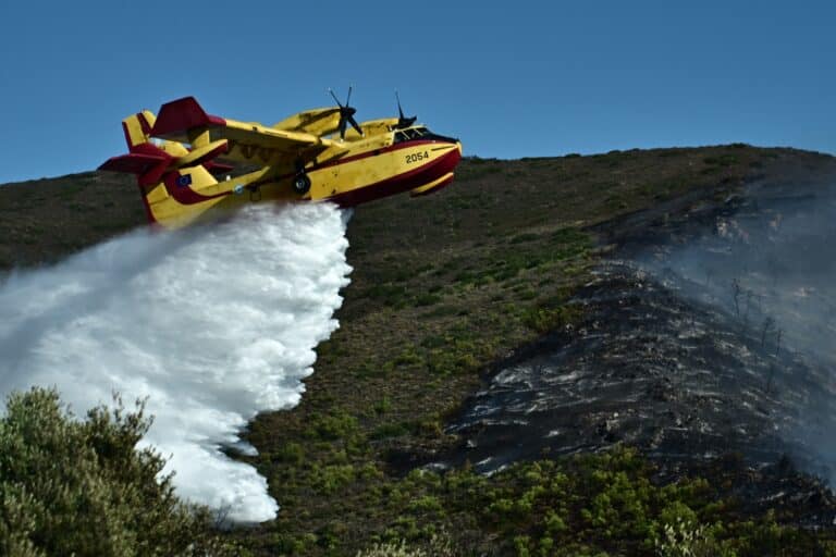 Φωτιά τώρα στην Σπάρτη – Στη μάχη της κατάσβεσης και εναέρια μέσα