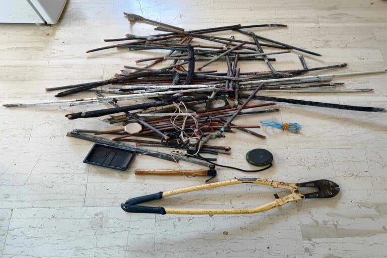 Σαλαμίνα: Συνελήφθησαν τέσσερα άτομα που 65 χαλκοσωλήνες εντός οχήματος – Τους αφαίρεσαν από δύο οικίες