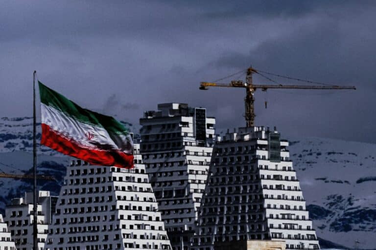 Ο πρόεδρος του Ιράν απειλεί το Ισραήλ με «σκληρότερη» αντίδραση – «Σύντομα θα δείτε αεροσκάφη να πετούν πάνω από την Τεχεράνη» λέει ο Νετανιάχου