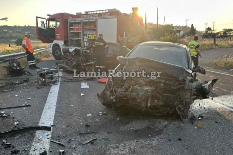 Οικογενειακή τραγωδία στη Θήβα: Σκοτώθηκε ζευγάρι μετά από σφοδρή σύγκρουση δύο ΙΧ