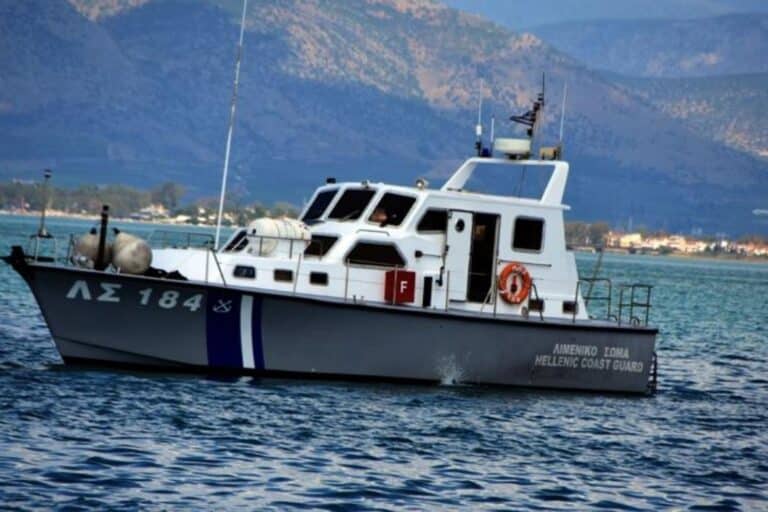 Απεγκλωβίστηκαν με ασφάλεια τέσσερα άτομα μετά από πυρκαγιά στη Νεάπολη Βοιών