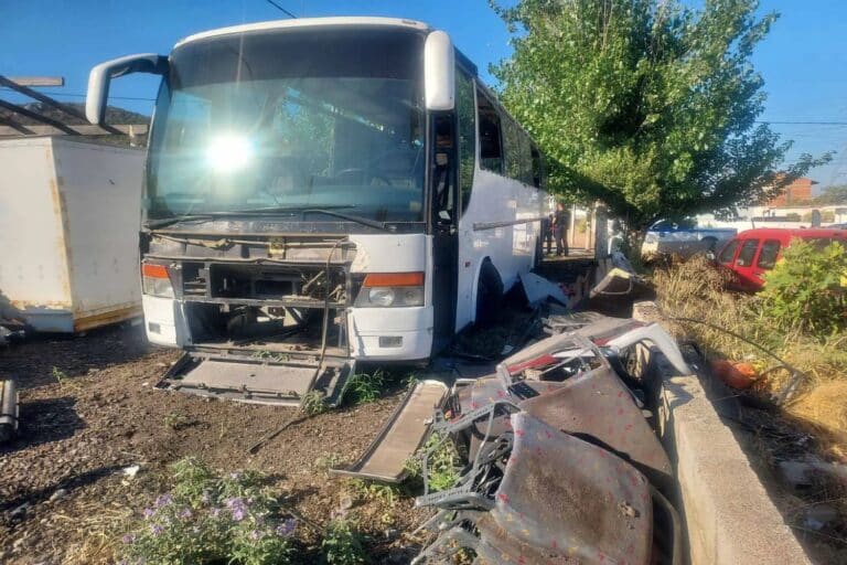 Ασπρόπυργος: «Ντου» της αστυνομίας τα ξημερώματα σε οικισμό Ρομά για την αποτροπή παρανομιών (εικόνες)