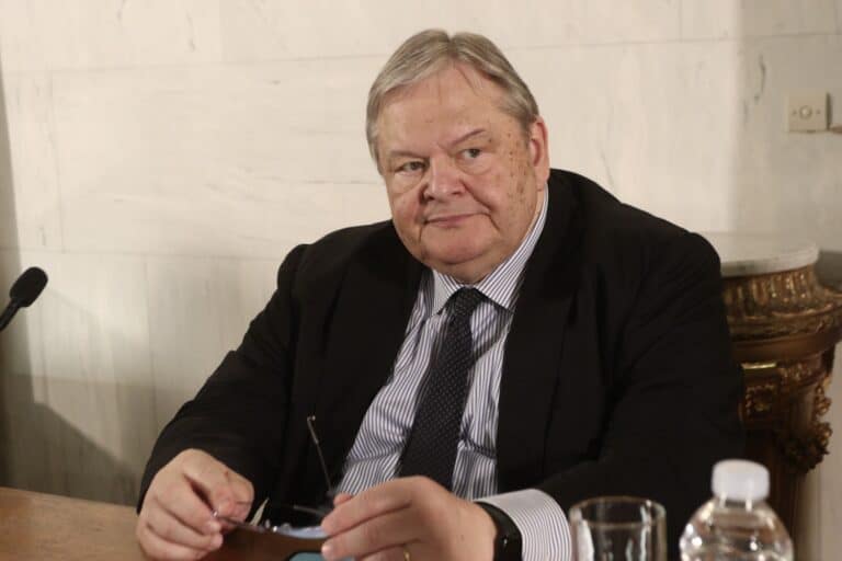 Ξέσπασμα Βενιζέλου: «Η κυβέρνηση ευτέλισε Βουλή και Θεσμούς»