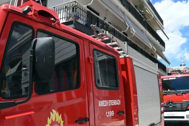 Φωτιά τώρα στο Κερατσίνι – Επιχειρούν και ελικόπτερα