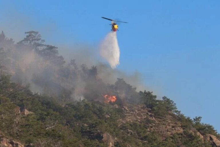 Φωτιά τώρα στην Κορινθία: Μεγάλη κινητοποίηση με 4 ελικόπτερα