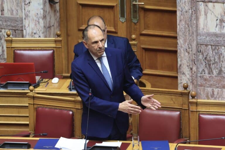 Γεραπετρίτης από Λιβύη: «Δεν υπάρχουν προβλήματα που δεν λύνονται με διάλογο»