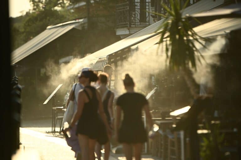 Σε καθεστώς καύσωνα η χώρα – Έκτακτα μέτρα προστασίας για τους εργαζόμενους του ιδιωτικού τομέα