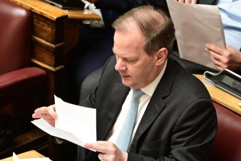 Κώστας Αχ. Καραμανλής για την υπόθεση Τεμπών: Παραπέμπεται για παράβαση καθήκοντος – Σφοδρές αντιδράσεις από την αντιπολίτευση (βίντεο)