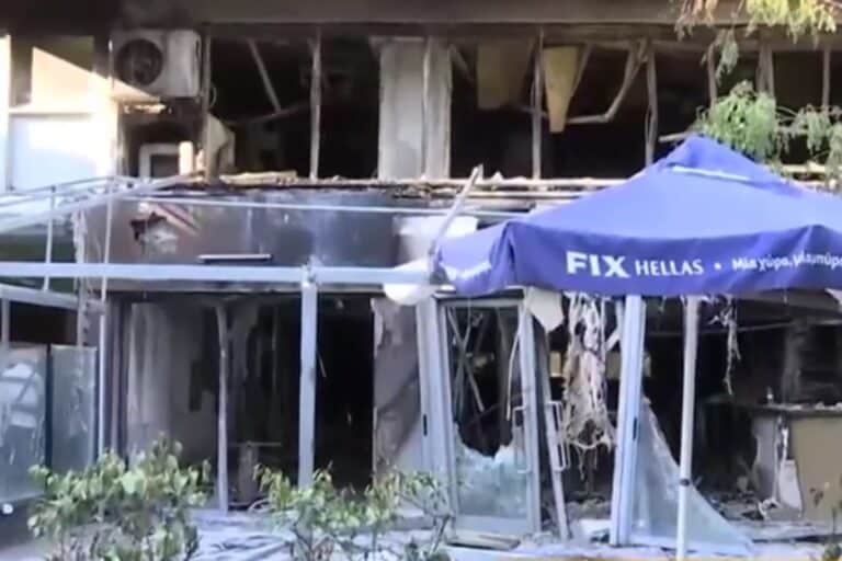 Μαφιόζικο χτύπημα στο Μεταξουργείο: Εμπρηστικός μηχανισμός και ισχυρή έκρηξη σε καφετέρια – Κινδύνεψαν θαμώνες (βίντεο)