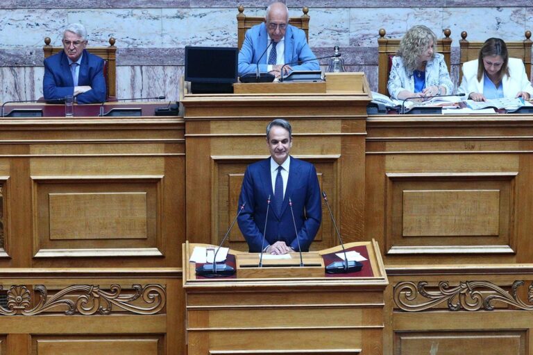 Μητσοτάκης: «Παγώνουν» οι αιτήσεις ασύλου μεταναστών που έρχονται από Λιβύη