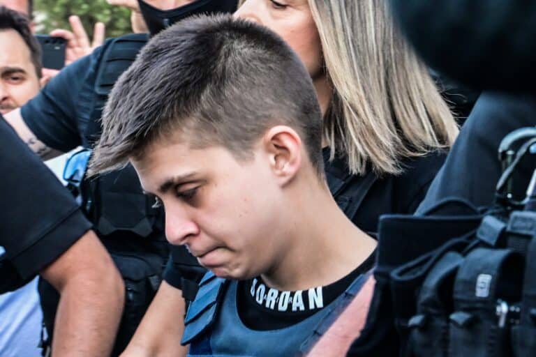 Ειρήνη Μουρτζούκου: Αναχώρησε από την ΓΑΔΑ για την Πάτρα για να απολογηθεί για τις τέσσερις δολοφονίες βρεφών (βίντεο)