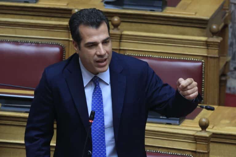 Πλεύρης για τους 247 μετανάστες από τη Λιβύη: «Θα οδηγηθούν σε καθεστώς εγκλεισμού μέχρι την επιστροφή τους»