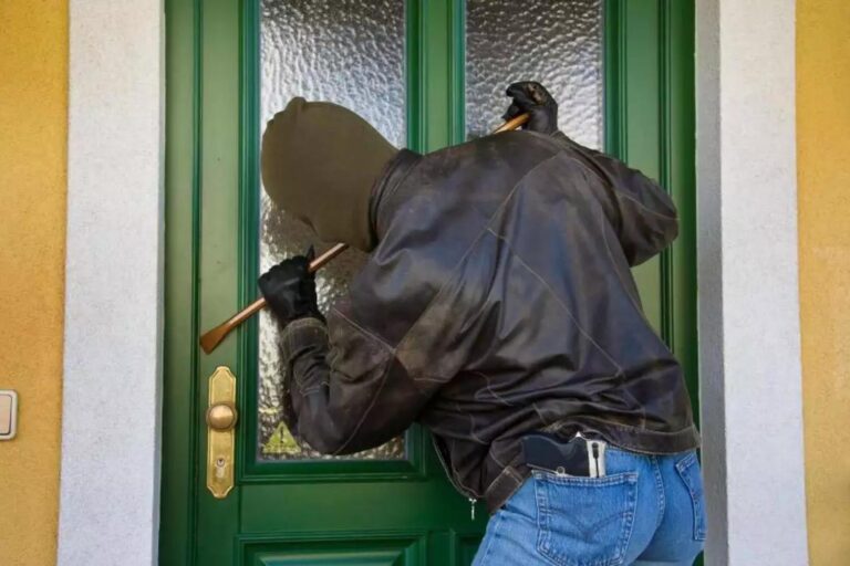 Η ΕΛ.ΑΣ. συμβουλεύει: Πώς να προστατευτείτε από κλοπές στις διακοπές