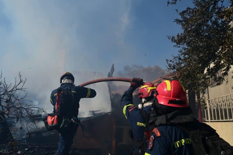 Φωτιά στη Φλώρινα: Επεκτάθηκε σε δάσος – Ενισχύθηκαν οι πυροσβεστικές δυνάμεις