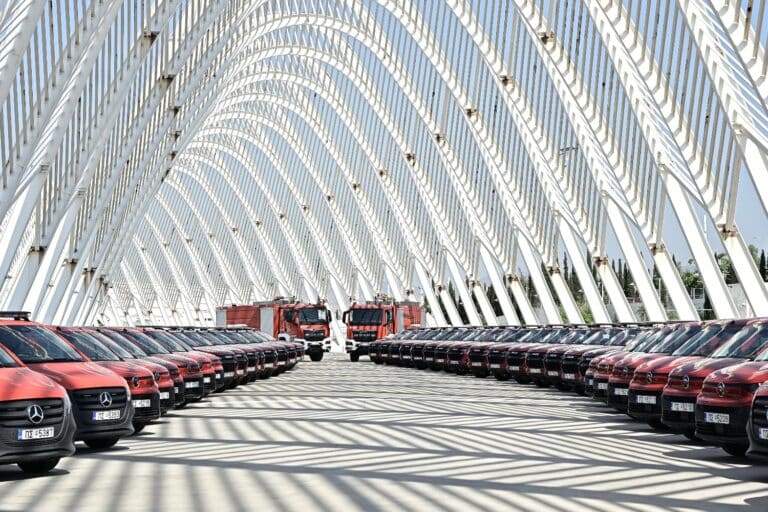 Παραδόθηκαν 164 νέα οχήματα στην Πυροσβεστική (εικόνες)