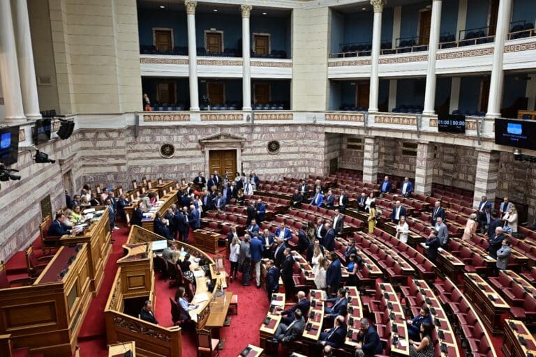 ΟΠΕΚΕΠΕ: Απορρίφθηκαν οι προτάσεις για Προανακριτική κατά Βορίδη και Αυγενάκη – Εντάσεις και σύσσωμη αποχώρηση της αντιπολίτευσης