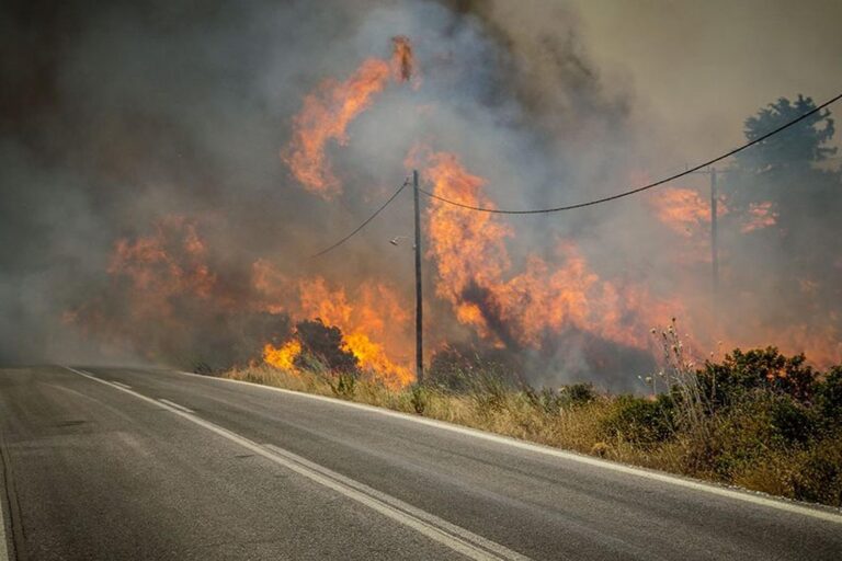 Υψηλός κίνδυνος πυρκαγιάς αύριο Παρασκευή στην Αττική – Ποιες άλλες περιοχές είναι στην κατηγορία κινδύνου 4