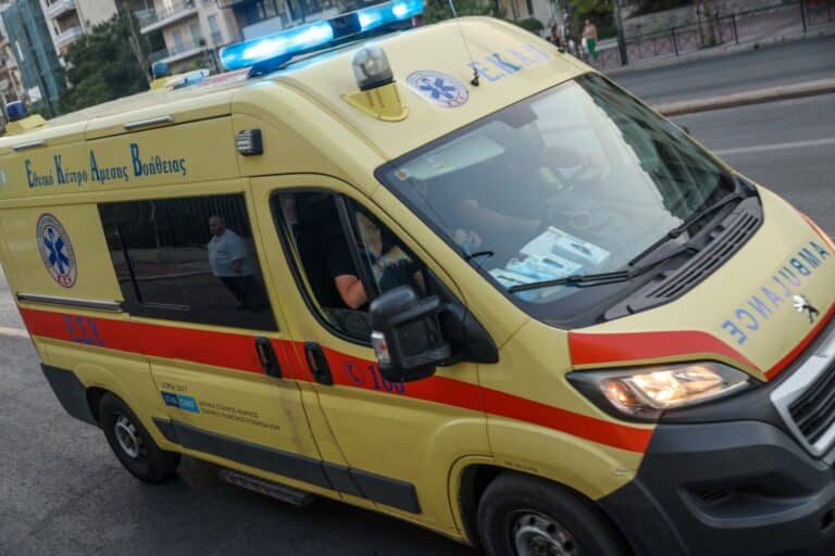 Θανατηφόρο τροχαίο με θύμα 17χρονο στη Θεσσαλονίκη: Αυτοκίνητο συγκρούστηκε με φορτηγό