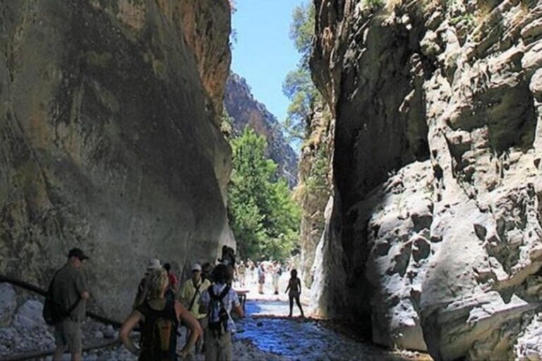 Χανιά: Συγκλονιστικό βίντεο από τη δραματική διάσωση του 22χρονου τουρίστα που εγκλωβίστηκε σε γκρεμό ύψους 200 μέτρων