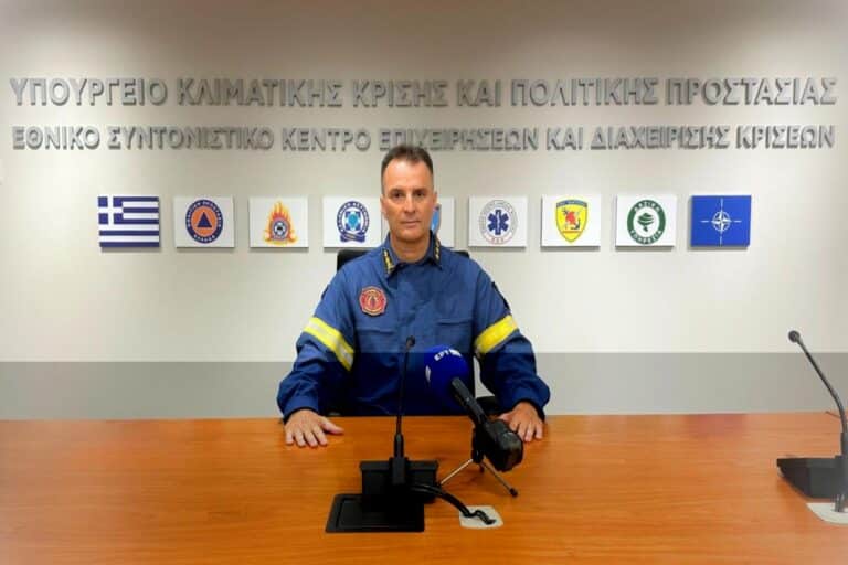 Πυροσβεστική: «Απευθύνουμε έκκληση… να ακολουθούνται πιστά οι οδηγίες των Αρχών» – Η κατάσταση θα δυσκολέψει ακόμη περισσότερο