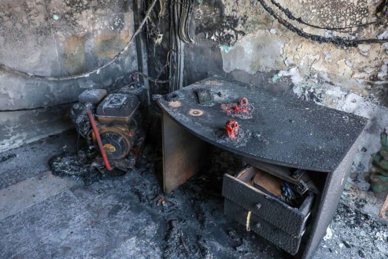 Ηράκλειο: Σε κρίσιμη κατάσταση οι δύο συνεργάτες που τραυματίστηκαν από τη φωτιά στο γήπεδο του ΕΓΟΗ (βίντεο)