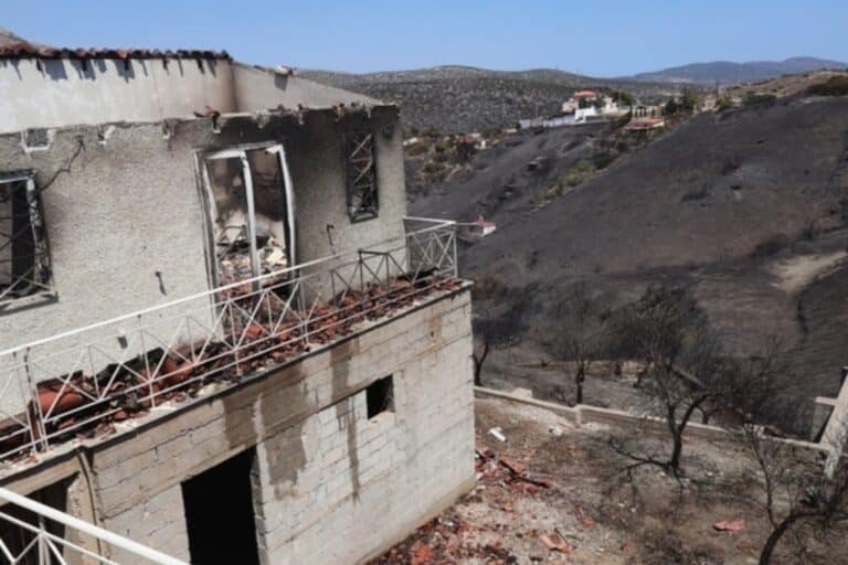 Η επόμενη ημέρα στην Λαυρεωτική – «Στάχτη» 16.000 στρέμματα και περιουσίες