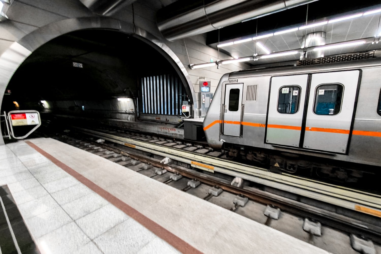 metro athina 28 8 2025