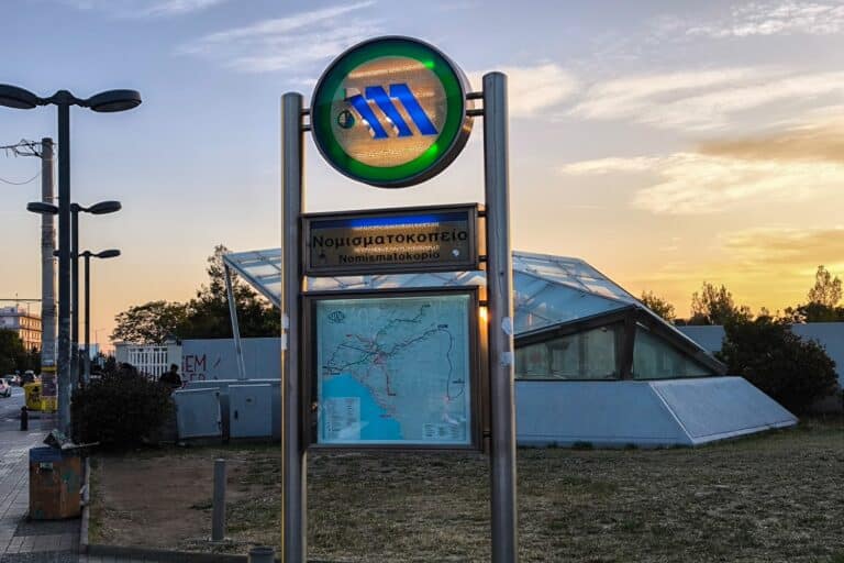 Μετρό: Συνελήφθη άνδρας για επίθεση σε επιβάτη μέσα σε συρμό