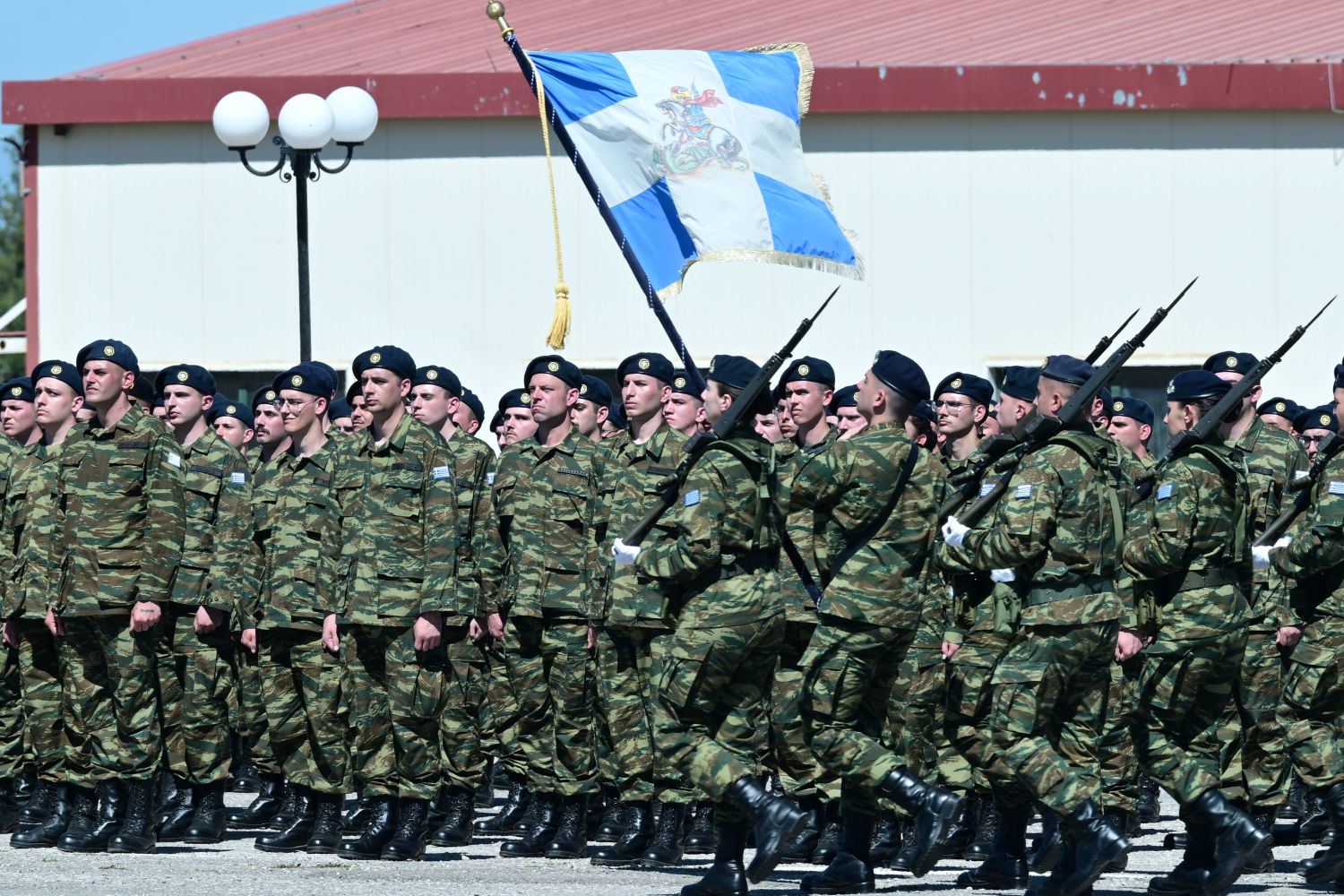 stratiotiki thiteia eurokinissi 28 08 2025